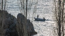 Nađeni stariji češki turisti: Noć proveli na moru, a kad su ih našli pozvan je epidemiolog