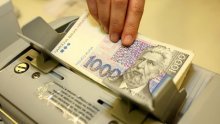 Krediti poduzećima u 2015. niži za 3,2 milijarde kuna