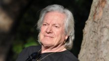 Ibrica Jusić odlučio da će tugu za svojim posljednjim suputnikom najbolje pregrmjeti - novim prijateljem
