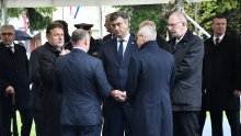 Javili se Plenkovićevi ljudi: Milanović je licemjer! Nisu mu smetale zastave HOS-a 2015. Skandalozno je što je otišao za vrijeme himne