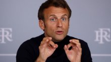 Macron upozorava protiv svakog 'vanjskog uplitanja' u Libanonu