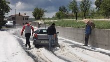 [VIDEO/FOTO] Snažna tuča zatrpala ceste u središnjoj Istri, uništeni su i brojni usjevi