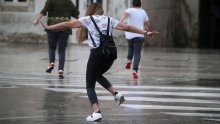 Nastavlja se promjenjivo vrijeme: Uživajte u suncu, ali ponesite i kišobrane