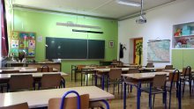 Zamjenik župana: Povratak učenika u škole je ishitren