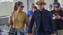 Nakon mjesec dana izolacije s Demi Moore, Bruce Willis napokon u zagrljaju svoje supruge Emme