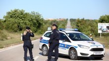 U kontroli prometa otkrili da je na automobil stavio pločice drugog vozila te da ga od ranije traže jer je pobjegao s benzinske