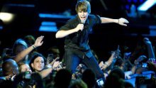 Bieber nema ništa protiv golišavih obožavateljica