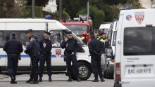 Molotovljevim koktelom zapaljena zgrada u Parizu, troje poginulih