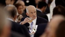 Grčki premijer Papandreou ponudio ostavku