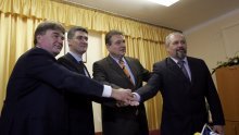 Four opposition parties form election coalition