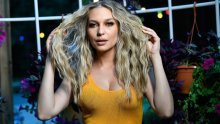Pravi ljetni đir: Naša trendseterica ima hlače za poželjeti u uzorku koji nikada ne izlazi iz mode