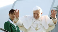 Benedikt XVI. pozvao na mir i i na dijalog