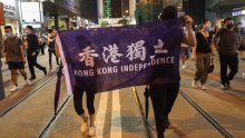 Stotine okupljenih obilježava godišnjicu prosvjeda u Hong Kongu