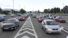 Gust promet prema moru; prometne nesreće na Jadranskoj magistrali na autocesti Rijeka-Zagreb