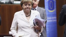 Merkel 'jasno popustila' Montiju
