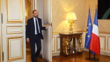 Francuski premijer podnio ostavku, novo imenovanje tijekom dana