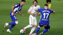 Madridski Real ponovno na 'plus 4' pred Barcelonom, 'kraljevima' i ovog puta VAR bio od pomoći