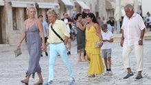 [FOTO] Jahta Roda Stewarta uplovila u Hvar, a nakon šetnje gradskom jezgrom večerali su u poznatom restoranu