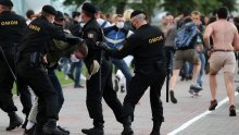 Najmanje 250 ljudi uhićeno u prosvjedima u Bjelorusiji