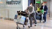 Kaos zbog žurbe britanskih turista da se vrate kući prije karantene; avionske karte i šest puta skuplje, trajekti puni...