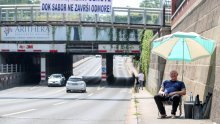 Petek s opremom za ljetovanje 'pozdravlja' zastupnike koji idu na godišnji