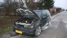 U Zagrebu izgorio BMW X5