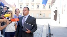 Beroš poručio zdravstvenim radnicima da ne organiziraju kongrese