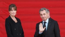 Carla Bruni otkrila kako je upoznala predsjednika Sarkozyja pa ispričala pikanterije iz njihove spavaće sobe