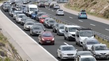 Zbog jakog vjetra usporen promet na A6 između Tuhobića i Kikovice