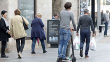 [ANKETA] MUP odlučio zakonski regulirati: Slažete li se s time da i vozače električnih romobila treba kažnjavati?