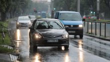 Stanje u prometu: Skliske ceste i mogući odroni
