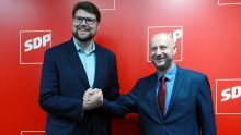 O predsjedniku SDP-a odlučivat će se u drugom krugu između Peđe Grbina i Željka Kolara