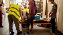 Prva žrtva covida-19 u migrantskom kampu u Grčkoj