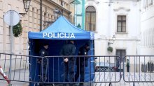 [VIDEO, FOTO] Ovako danas izgleda Markov trg: Ograde, policijski punkt i pristup samo s posebnom dozvolom