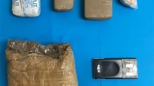 Splitski inspektori uhitili dilera s gotovo kilogramom heroina i marihuane