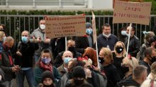 Stotinjak prosvjednika protiv zatvaranja Jabuke: Podršku klubu pružila i brojna poznata lica