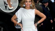 Beyoncé na cipele nabacila božićne ukrase