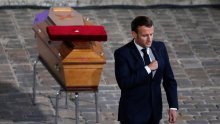 Macron odao počast ubijenom učitelju povijesti, nazvao ga 'tihim herojem' i 'licem Republike'