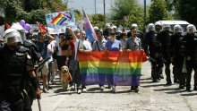 Pop posvetio trg poslije Parade ponosa u Budvi
