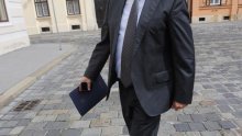 Varga platio privatne detektive da pročešljaju Ministarstvo