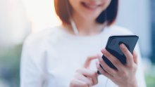 Fenomen rasta popularnosti online zajmova: novac skriven u pametnom telefonu!