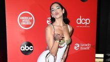 Dua Lipa pohvalila se zavidnom figurom u izazovnoj haljini s potpisom proslavljene talijanske modne kuće