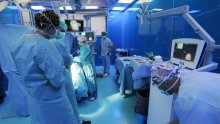 Robot dirigirao operacijom u Vinogradskoj, u svega nekoliko minuta došao do tumora na mozgu