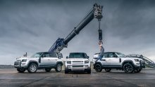 [FOTO/VIDEO] Land Rover Defender je automobil godine Top Geara; objesili tri 110-ke na kran!