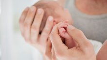 Kako bi pomogli ublažiti nestašicu, francuski Danone u SAD šalje 750.000 kutija hrane za dojenčad