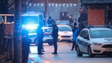[FOTO/VIDEO] Grupa muškaraca napala policajce, a nakon što je jedan pucao iz pištolja, dali se u bijeg. U potrazi sudjeluje i interventna postrojba