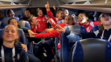 [VIDEO/FOTO] Hrvatske rukometašice slavile u busu uz pjesmu koja budi posebne emocije; a što im je tek poručio Igor Karačić