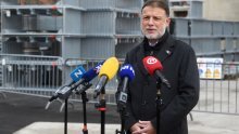 Policijski sindikat nasrnuo na Jandrokovića: Tražio je 'da ugase vozilo jer mu strašno smrdi'; iz njegova ureda odgovaraju: Radi se o potpunoj neistini