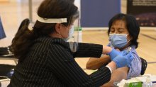 Kanada počela cijepiti zdravstvene djelatnike protiv koronavirusa