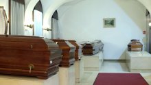 Pogrebnici svjedoče rastu umrlih: Nestaje limenih uložaka za lijesove preminulih od Covida
